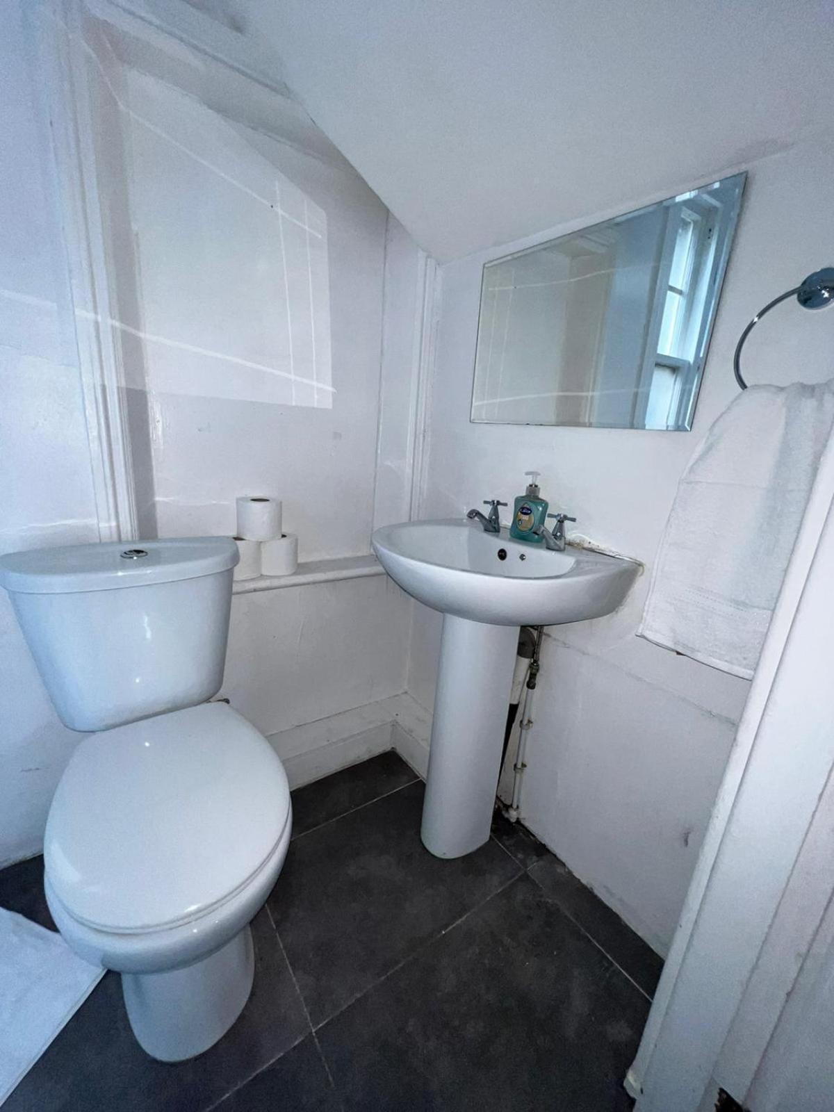לונדון Islington Budget Guesthouse מראה חיצוני תמונה